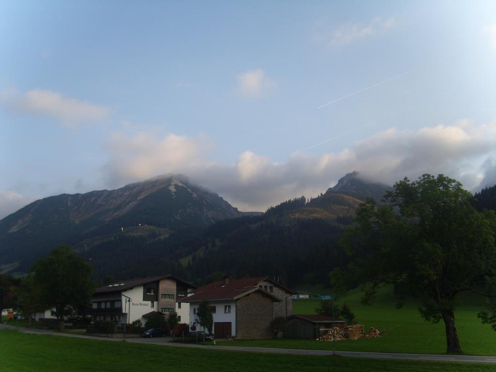 Pension Alpenblick Schattwald Buitenkant foto