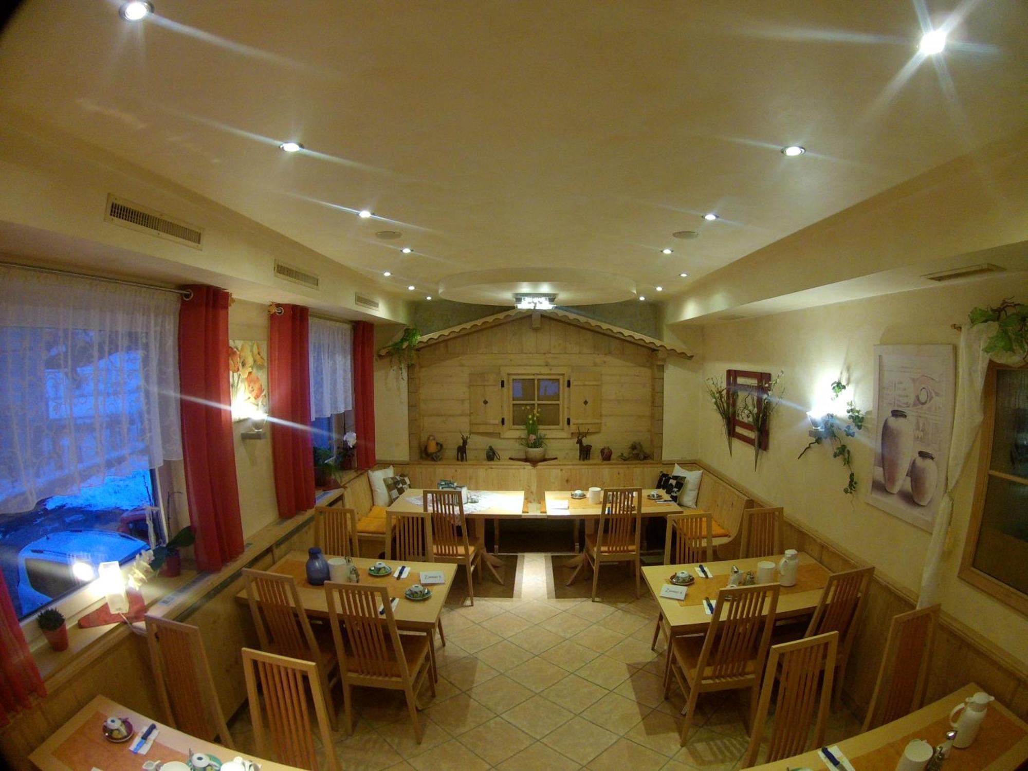 Pension Alpenblick Schattwald Buitenkant foto